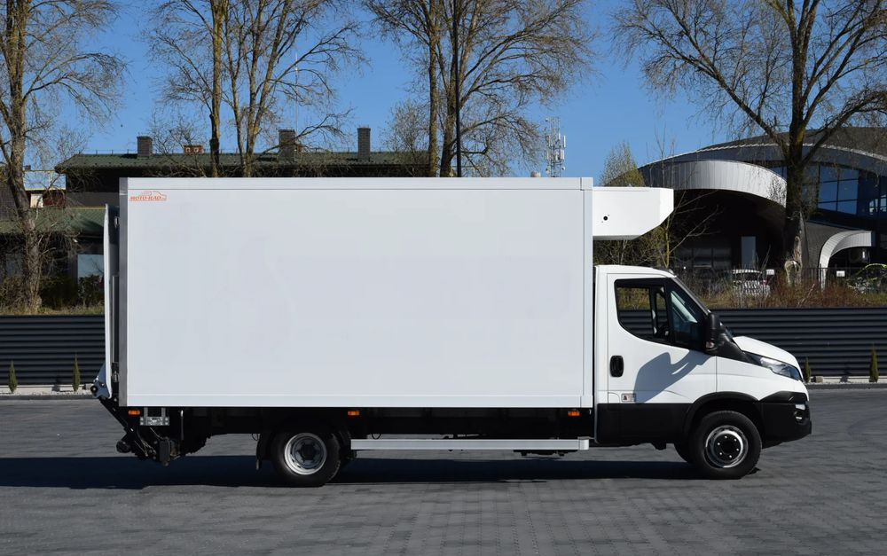 Iveco DAILY 70C18 / 3.0 - 180 KM / AUTOMAT HI-MATIC / 3 OSOBY / CHŁODNIA - MROŹNIA 4,55 M / AGREGAD FRIGOBLOCK / WINDA SORENSEN / KLIMA / TEMPOMAT / KAMERA COFANIA / REGULOWANE ZAWIESZENIE / SERWISOWA - Рефрижератор вантажівка: фото 4 Iveco DAILY 70C18 / 3.0 - 180 KM / AUTOMAT HI-MATIC / 3 OSOBY / CHŁODNIA - MROŹNIA 4,55 M / AGREGAD FRIGOBLOCK / WINDA SORENSEN / KLIMA / TEMPOMAT / KAMERA COFANIA / REGULOWANE ZAWIESZENIE / SERWISOWA - Рефрижератор вантажівка: фото 4
