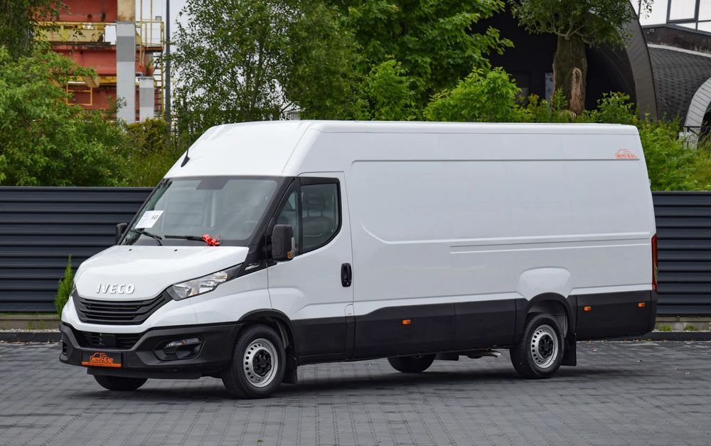 Iveco DAILY MAXI 35S16 / 2.3 - 160 KM / AUTOMAT HI-MATIC / NOWY MODEL / 3 OSOBY / DOSTAWCZE / BLASZAK / KLIMA / CZUJNIKI COFANIA / NISKI PRZEBIEG / 2022 / SERWISOWANY / Z NIEMIEC - Суцільнометалевий фургон: фото 1 Iveco DAILY MAXI 35S16 / 2.3 - 160 KM / AUTOMAT HI-MATIC / NOWY MODEL / 3 OSOBY / DOSTAWCZE / BLASZAK / KLIMA / CZUJNIKI COFANIA / NISKI PRZEBIEG / 2022 / SERWISOWANY / Z NIEMIEC - Суцільнометалевий фургон: фото 1