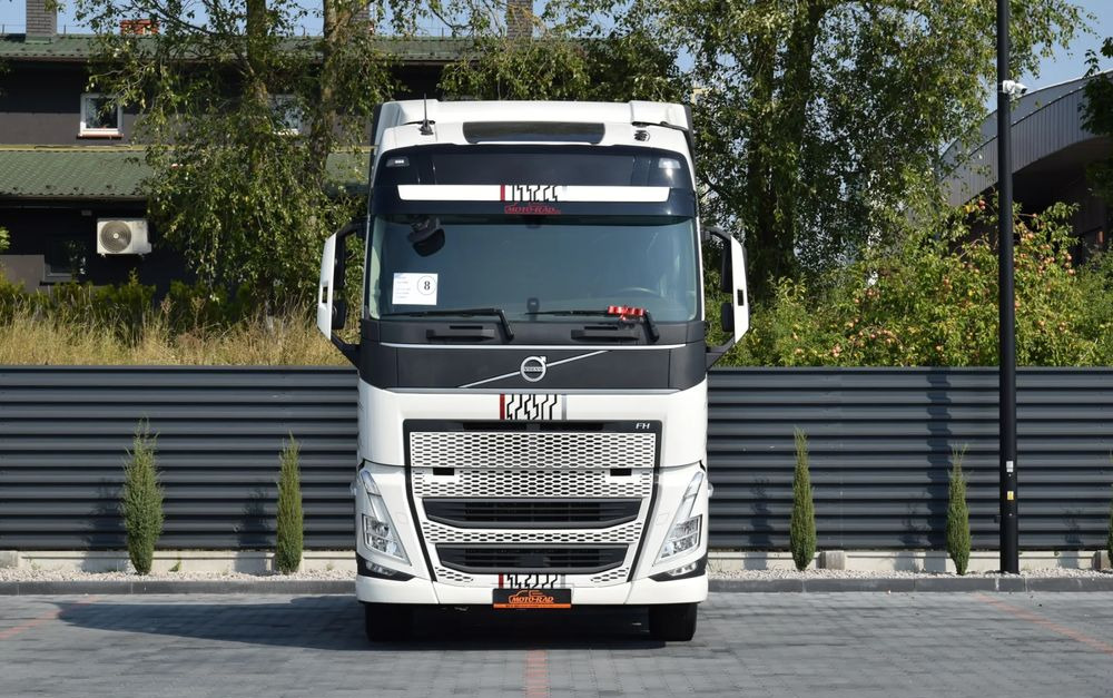 Volvo FH500 / EURO 6 / NOWY MODEL / KLIMATYZACJA POSTOJOWA / ACC / LEDY / 2 ZBIORNIKI PALIWA / FULL SPILERY / 2022 / SERWISOWANY / SPROWADZONY - Тягач: фото 2 Volvo FH500 / EURO 6 / NOWY MODEL / KLIMATYZACJA POSTOJOWA / ACC / LEDY / 2 ZBIORNIKI PALIWA / FULL SPILERY / 2022 / SERWISOWANY / SPROWADZONY - Тягач: фото 2
