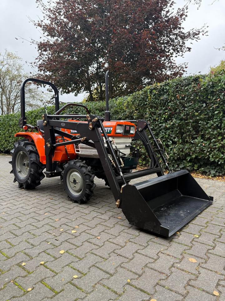 Kleintrakor Kubota B1402DT mit Frontlader ab 125 € pro Monat. - Мінітрактор: фото 2 Kleintrakor Kubota B1402DT mit Frontlader ab 125 € pro Monat. - Мінітрактор: фото 2