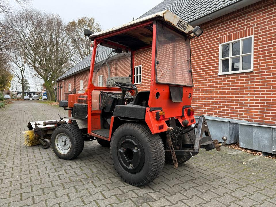 Kleintraktor Hako 3800D Hydrostat mit hydraulischer Kehrbürste - Мінітрактор: фото 3 Kleintraktor Hako 3800D Hydrostat mit hydraulischer Kehrbürste - Мінітрактор: фото 3