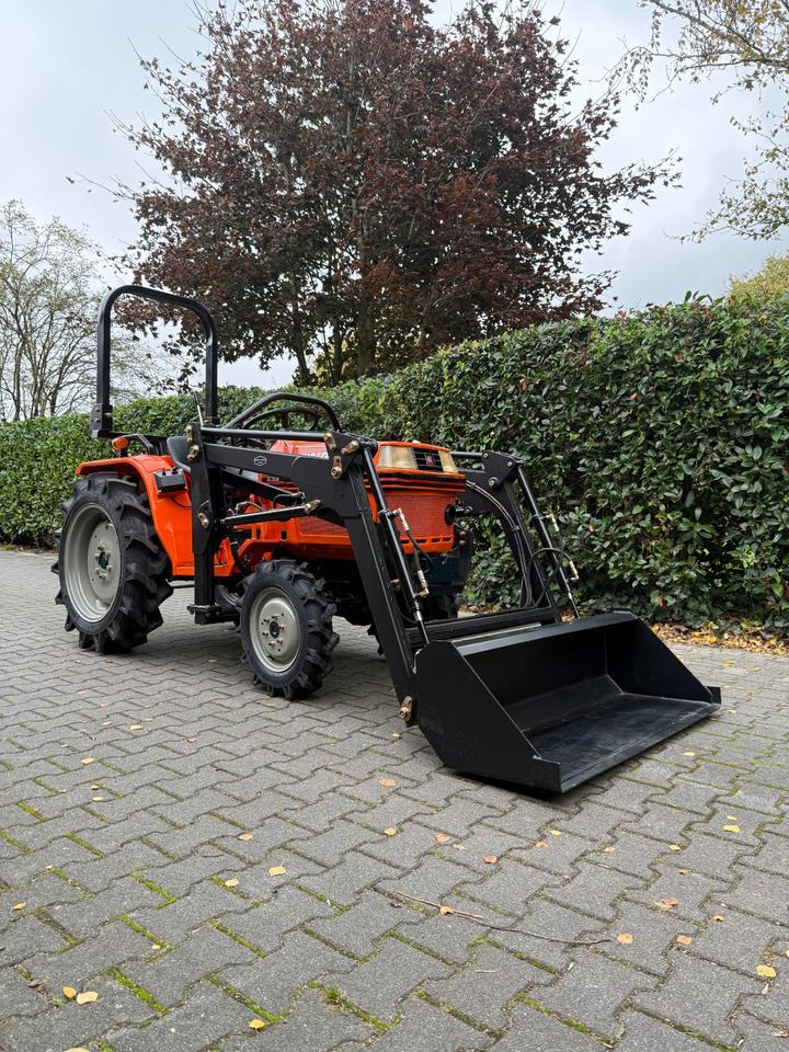 Kleintraktor Kubota B1-17 mit Frontlader ab 125 € pro Monat. - Мінітрактор: фото 2 Kleintraktor Kubota B1-17 mit Frontlader ab 125 € pro Monat. - Мінітрактор: фото 2
