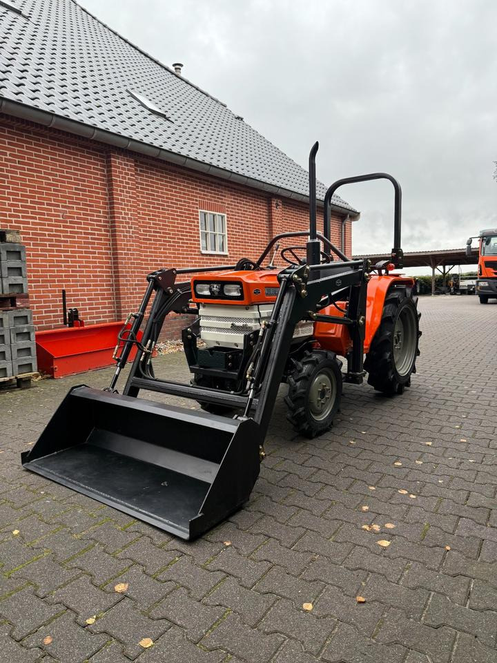 Kleintraktor Kubota B1600 mit Frontlader ab 125 € pro Monat. - Мінітрактор: фото 1 Kleintraktor Kubota B1600 mit Frontlader ab 125 € pro Monat. - Мінітрактор: фото 1