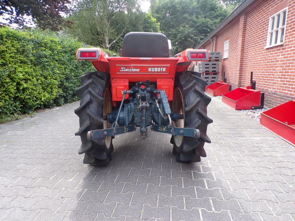 Kleintraktor Kubota ZL1-185 - Мінітрактор: фото 5 Kleintraktor Kubota ZL1-185 - Мінітрактор: фото 5