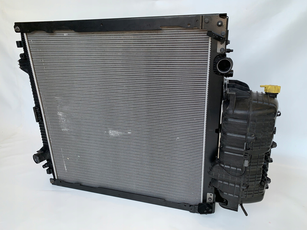 CHŁODNICA MAN TGX EURO 6 NR 1072 - Радіатор в категорії Вантажівки: фото 1 CHŁODNICA MAN TGX EURO 6 NR 1072 - Радіатор в категорії Вантажівки: фото 1