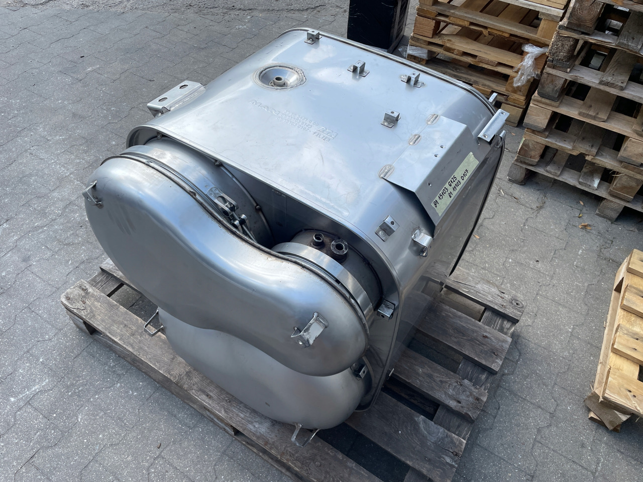 KATALIZATOR MAN TGX TGS EURO 6 DPF TŁUMIK WYDECH 81151036125 - Каталізатор: фото 3 KATALIZATOR MAN TGX TGS EURO 6 DPF TŁUMIK WYDECH 81151036125 - Каталізатор: фото 3