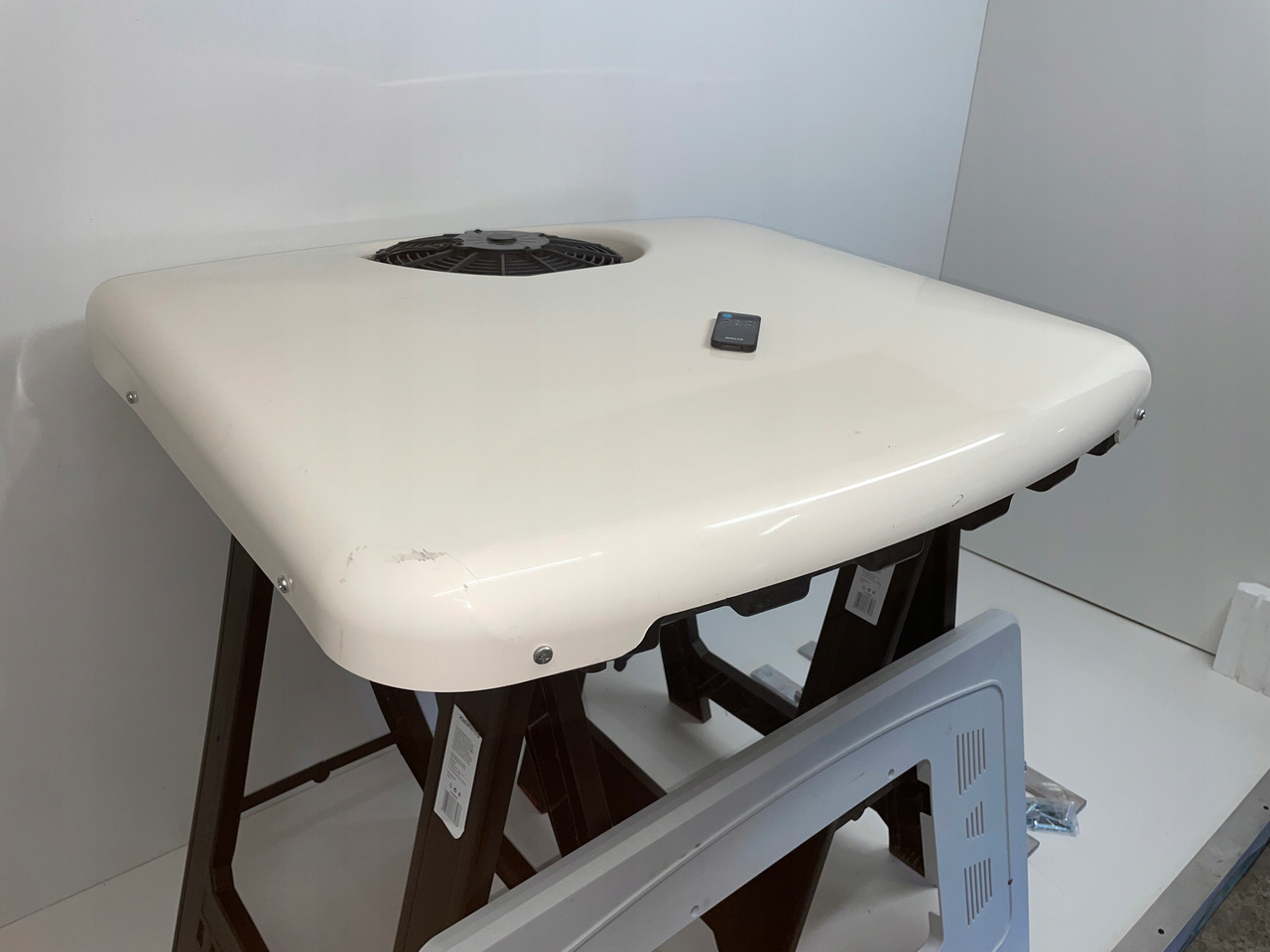 KLIMATYZACJA POSTOJOWA PILOT SLIMCOOL FACTORY PREP DAF SCANIA MC1507523 - Компресор кондиціонера в категорії Вантажівки: фото 2 KLIMATYZACJA POSTOJOWA PILOT SLIMCOOL FACTORY PREP DAF SCANIA MC1507523 - Компресор кондиціонера в категорії Вантажівки: фото 2