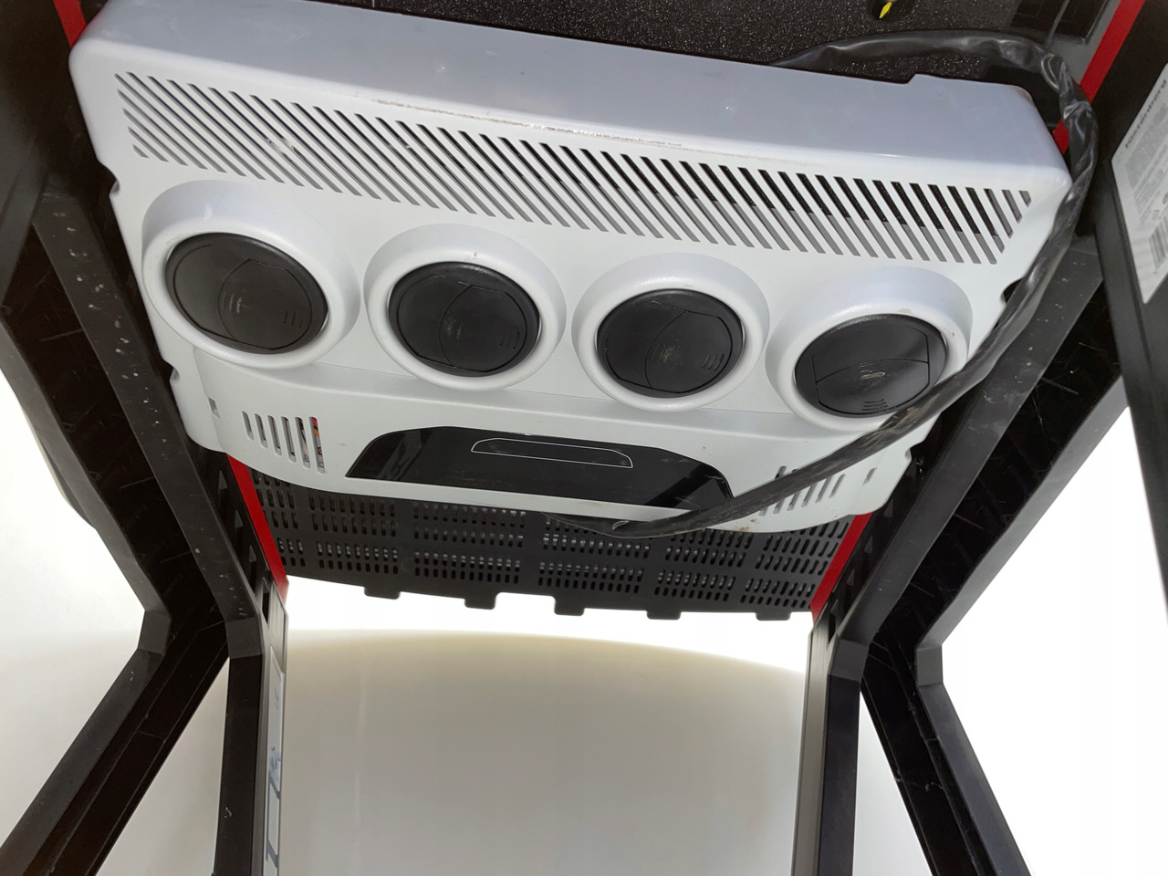 KLIMATYZACJA POSTOJOWA SLIM SCANIA NTG MC2358116 - Компресор кондиціонера в категорії Вантажівки: фото 5 KLIMATYZACJA POSTOJOWA SLIM SCANIA NTG MC2358116 - Компресор кондиціонера в категорії Вантажівки: фото 5