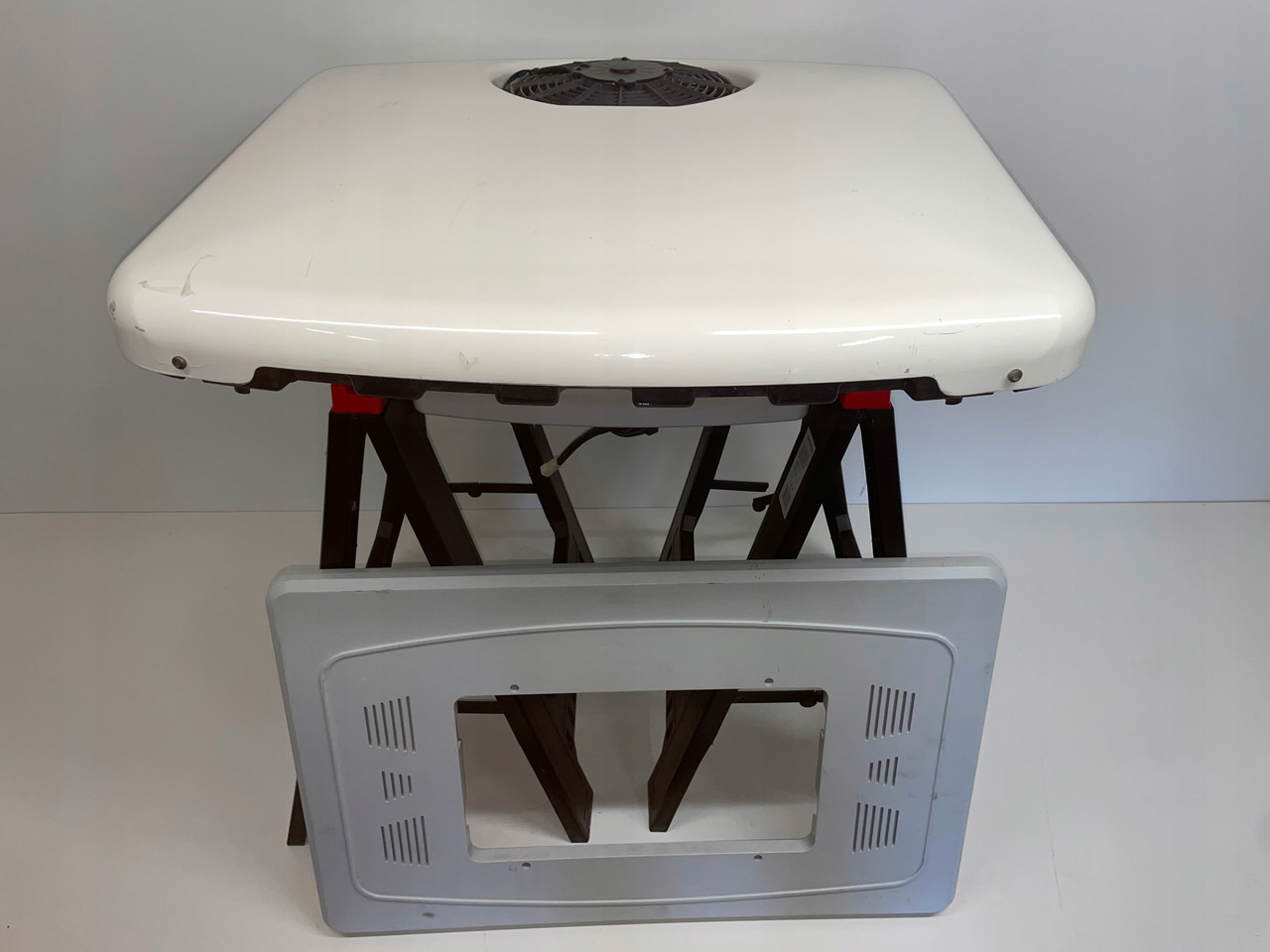 KLIMATYZACJA SLIMCOOL FACTORY PREP DAF MAN SCANIA - Компресор кондиціонера в категорії Вантажівки: фото 1 KLIMATYZACJA SLIMCOOL FACTORY PREP DAF MAN SCANIA - Компресор кондиціонера в категорії Вантажівки: фото 1