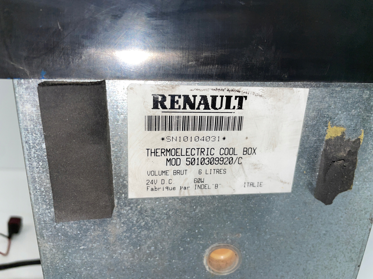 LODÓWKA CHŁODZIARKA RENAULT MAGNUM DXI 24V 6L 60W 5010309920 - Кабіна й інтер'єр в категорії Вантажівки: фото 5 LODÓWKA CHŁODZIARKA RENAULT MAGNUM DXI 24V 6L 60W 5010309920 - Кабіна й інтер'єр в категорії Вантажівки: фото 5