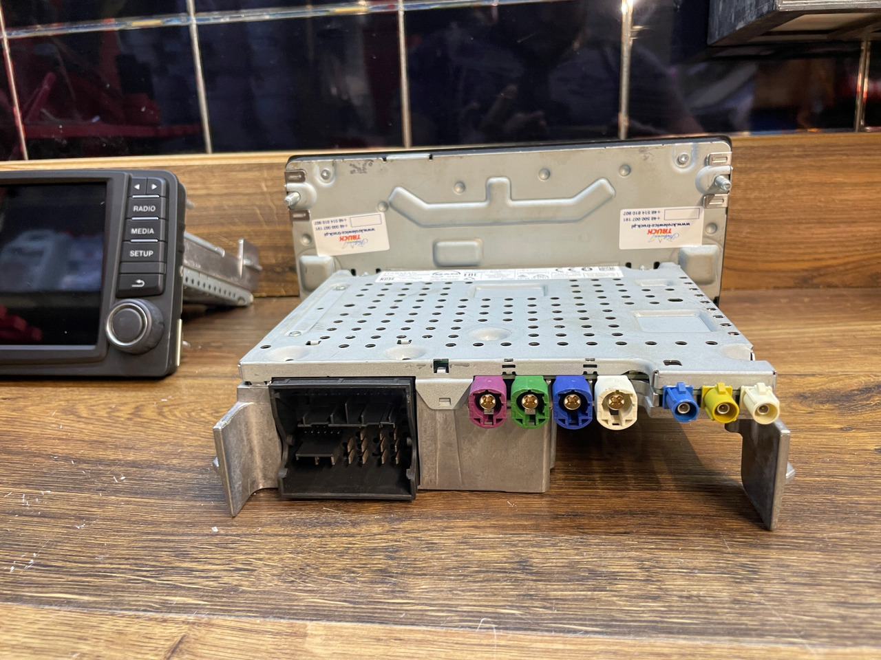 RADIO NAWIGACJA MAN TGS TGX EURO 6 81281006043 - Навігаційна система в категорії Вантажівки: фото 4 RADIO NAWIGACJA MAN TGS TGX EURO 6 81281006043 - Навігаційна система в категорії Вантажівки: фото 4