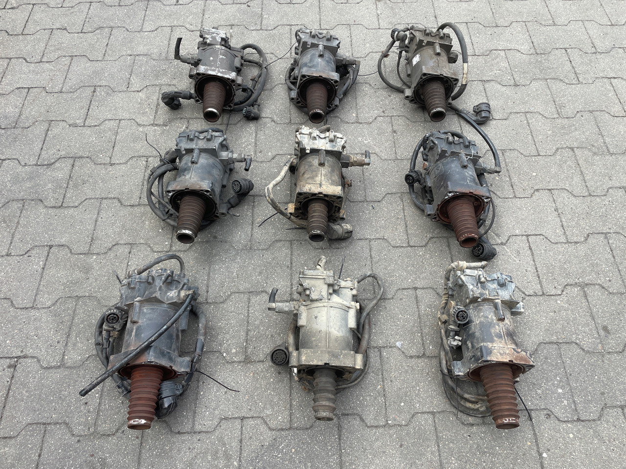 WYSPRZĘGLIK SKRZYNI MAN TGX TGS TGA AUTOMAT K013727 - Циліндр зчеплення в категорії Вантажівки: фото 2 WYSPRZĘGLIK SKRZYNI MAN TGX TGS TGA AUTOMAT K013727 - Циліндр зчеплення в категорії Вантажівки: фото 2