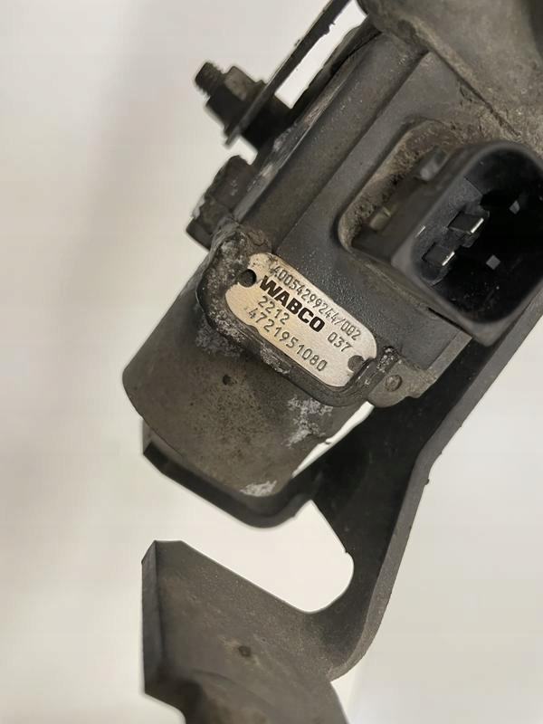 ZAWÓR CIŚNIENIA MERCEDES ACTROS MP4 A0054299244 - Підвіска в категорії Вантажівки: фото 5 ZAWÓR CIŚNIENIA MERCEDES ACTROS MP4 A0054299244 - Підвіска в категорії Вантажівки: фото 5