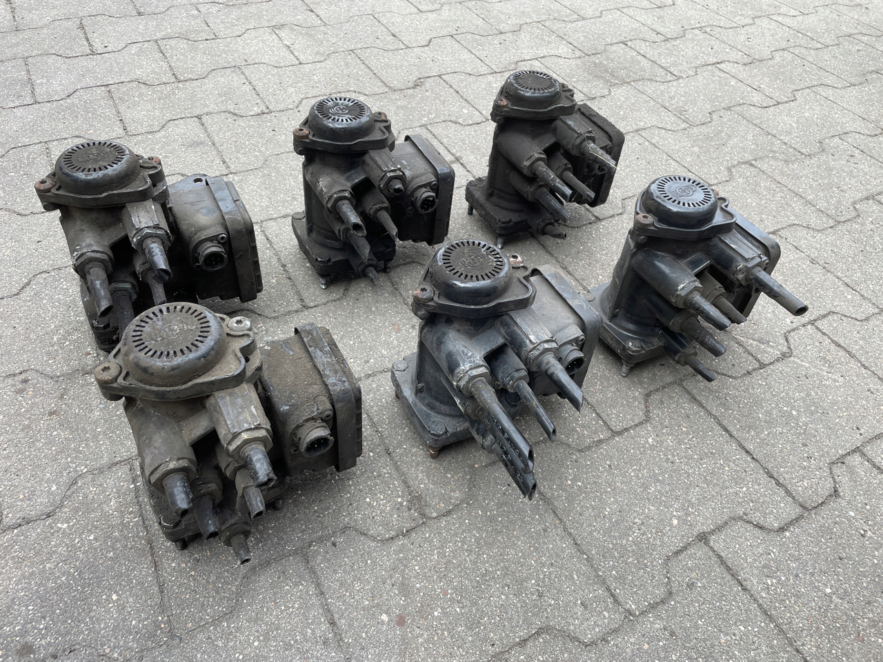 ZAWÓR EUROPA MODULATOR EBS MAN TGA TGS TGX 81523016213 - Гальмівний клапан в категорії Вантажівки: фото 4 ZAWÓR EUROPA MODULATOR EBS MAN TGA TGS TGX 81523016213 - Гальмівний клапан в категорії Вантажівки: фото 4