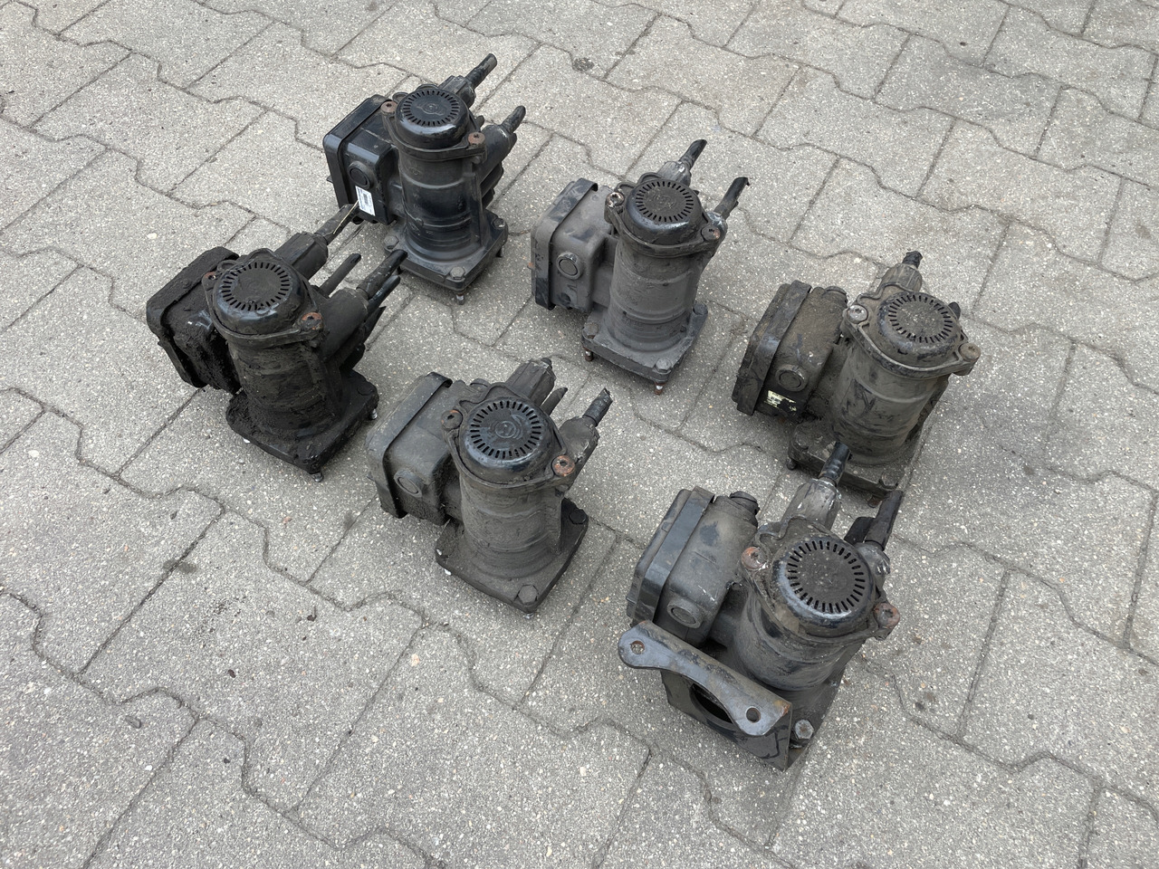 ZAWÓR EUROPA MODULATOR EBS MAN TGA TGS TGX 81523016213 - Гальмівний клапан в категорії Вантажівки: фото 5 ZAWÓR EUROPA MODULATOR EBS MAN TGA TGS TGX 81523016213 - Гальмівний клапан в категорії Вантажівки: фото 5