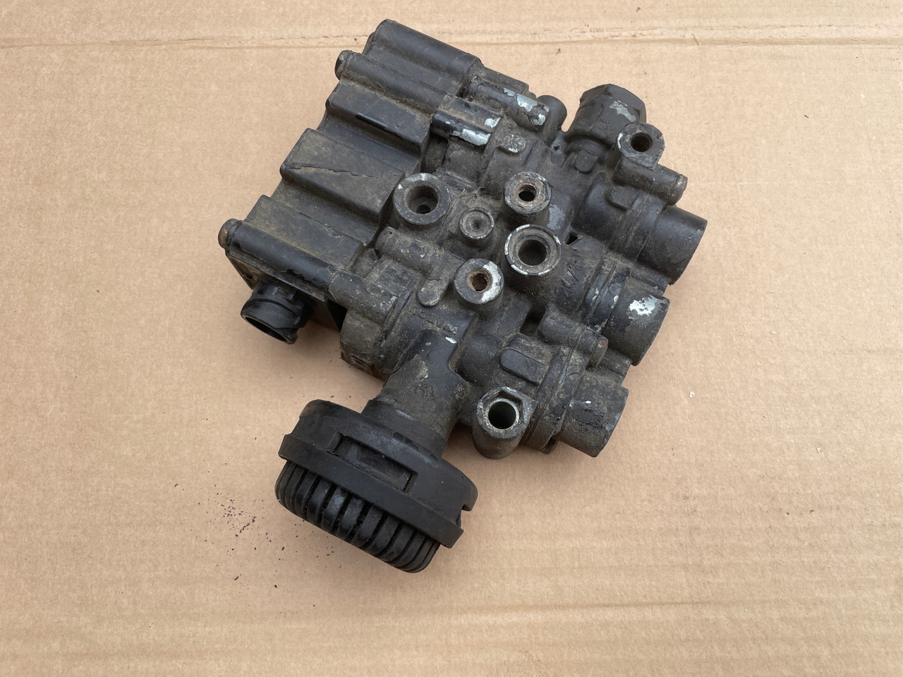 ZAWÓR PODUSZEK ECAS MAN TGA TGX TGS 4729000550 - Повітряна підвіска в категорії Вантажівки: фото 1 ZAWÓR PODUSZEK ECAS MAN TGA TGX TGS 4729000550 - Повітряна підвіска в категорії Вантажівки: фото 1