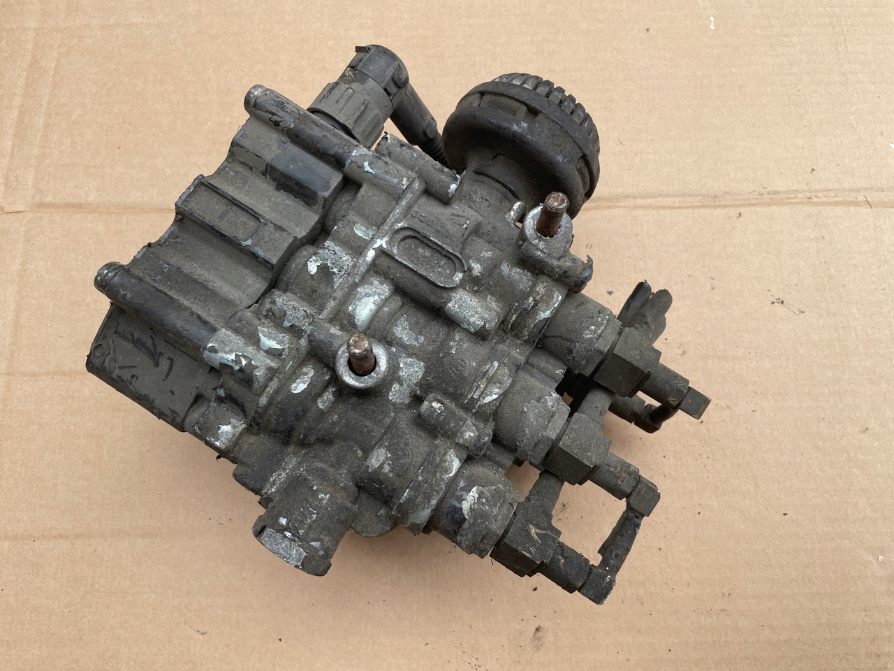 ZAWÓR PODUSZEK ECAS MAN TGA TGX TGS 4729000570 - Повітряна підвіска в категорії Вантажівки: фото 1 ZAWÓR PODUSZEK ECAS MAN TGA TGX TGS 4729000570 - Повітряна підвіска в категорії Вантажівки: фото 1