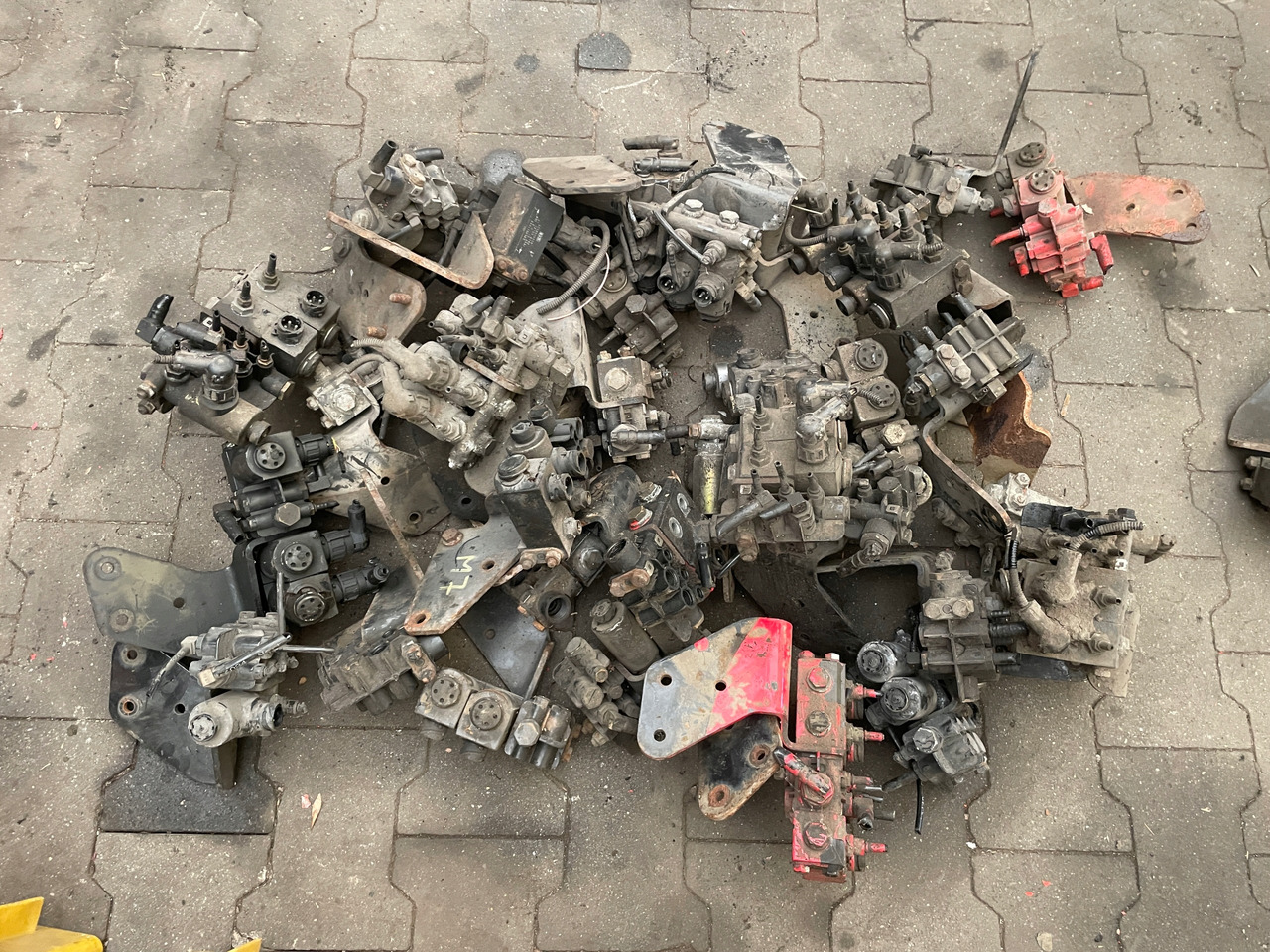 ZAWÓR ROZGAŁĘZIACZ MAN TGA TGS TGX TGM 81981836000 - Двигун та запчастини в категорії Вантажівки: фото 3 ZAWÓR ROZGAŁĘZIACZ MAN TGA TGS TGX TGM 81981836000 - Двигун та запчастини в категорії Вантажівки: фото 3