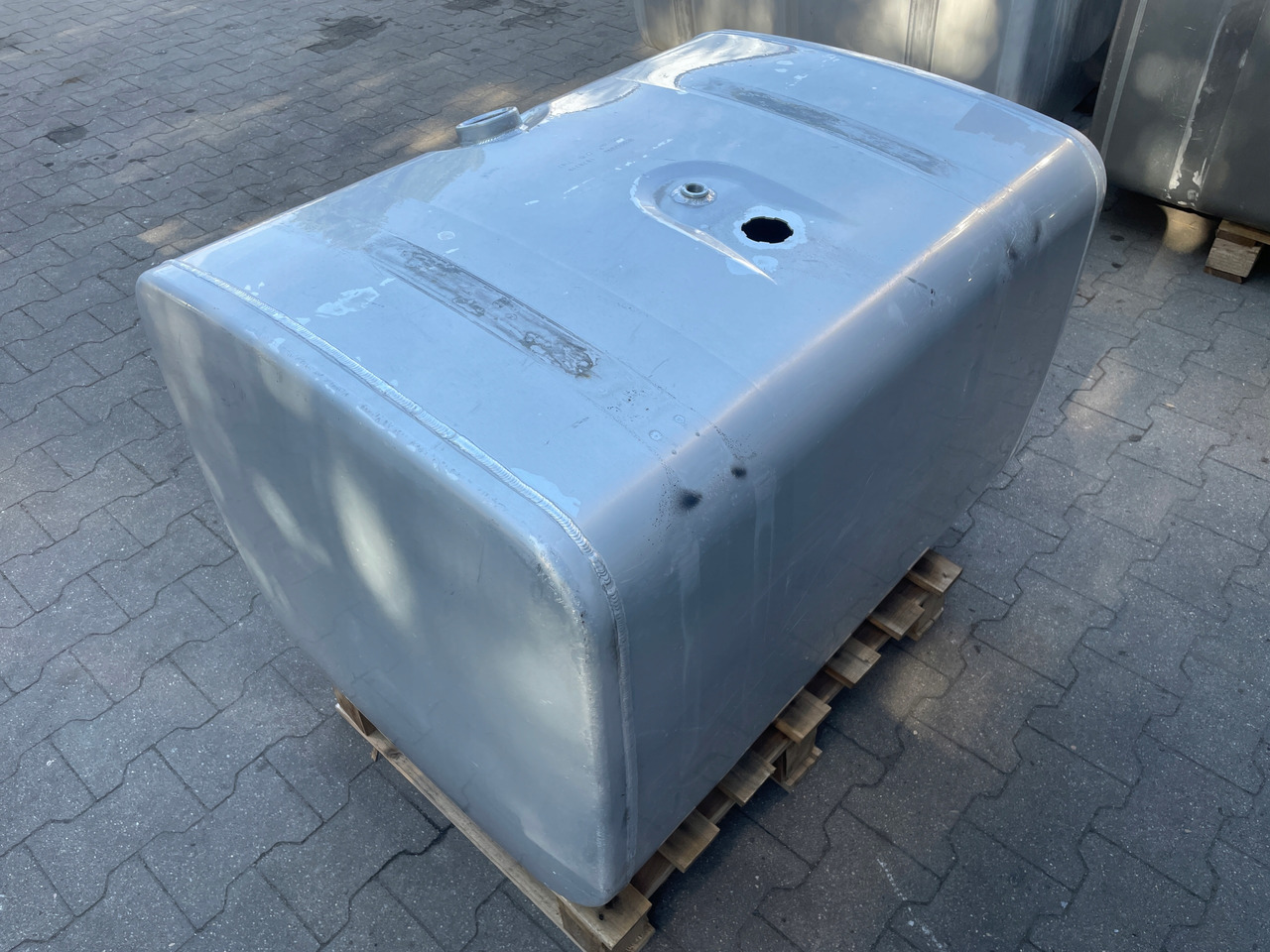 ZBIORNIK PALIWA 400L SCANIA 1878319 - Паливний бак в категорії Вантажівки: фото 5 ZBIORNIK PALIWA 400L SCANIA 1878319 - Паливний бак в категорії Вантажівки: фото 5