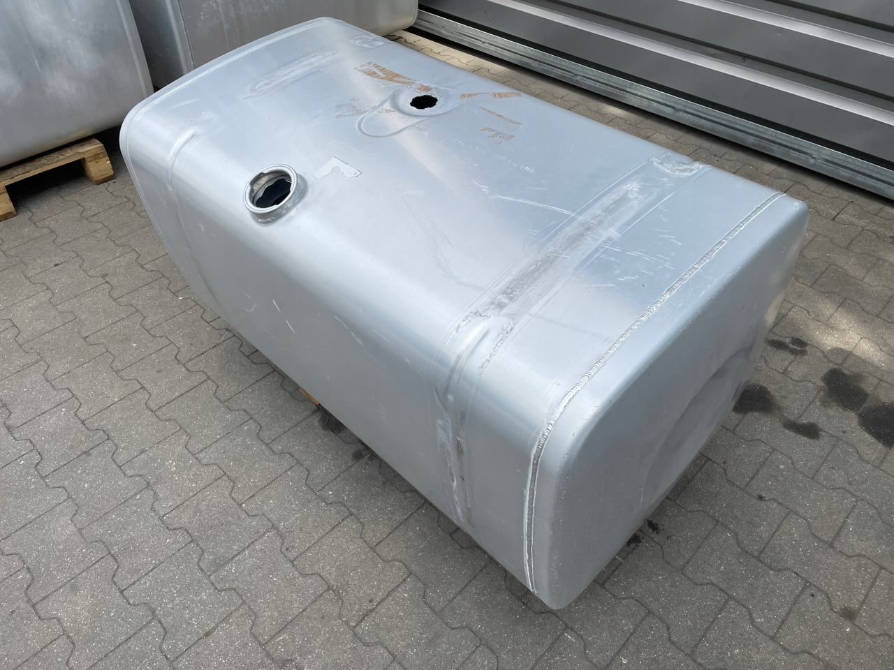 ZBIORNIK PALIWA 490L MAN TGX TGS TGA 81122016732 - Паливний бак в категорії Вантажівки: фото 4 ZBIORNIK PALIWA 490L MAN TGX TGS TGA 81122016732 - Паливний бак в категорії Вантажівки: фото 4