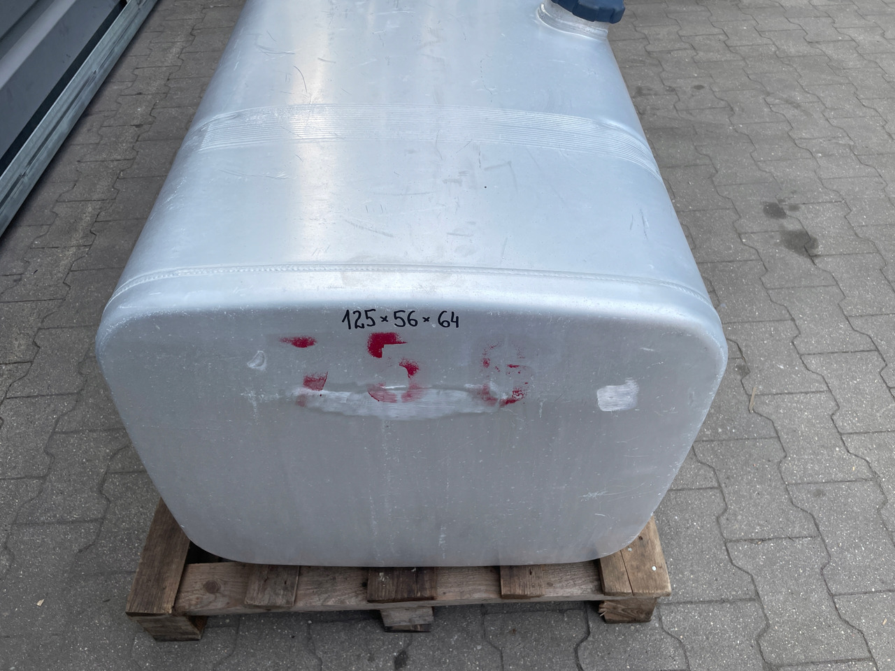 ZBIORNIK PALIWA MAN SCANIA DAF R 600 L IVECO - Паливний бак в категорії Вантажівки: фото 3 ZBIORNIK PALIWA MAN SCANIA DAF R 600 L IVECO - Паливний бак в категорії Вантажівки: фото 3