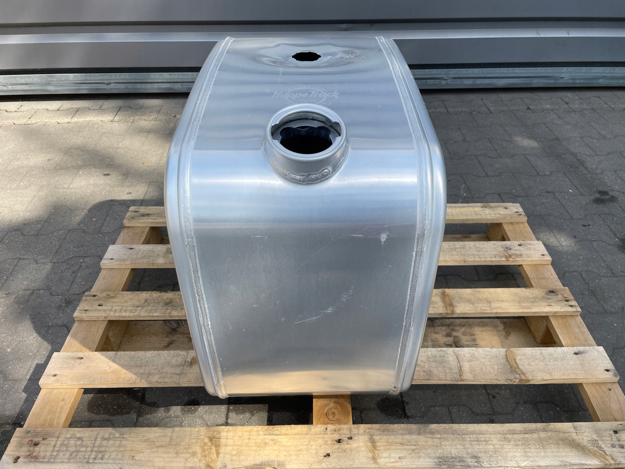 ZBIORNIK PALIWA MAN SCANIA DAF VOLVO IVECO MERCEDES - Паливний бак в категорії Вантажівки: фото 1 ZBIORNIK PALIWA MAN SCANIA DAF VOLVO IVECO MERCEDES - Паливний бак в категорії Вантажівки: фото 1