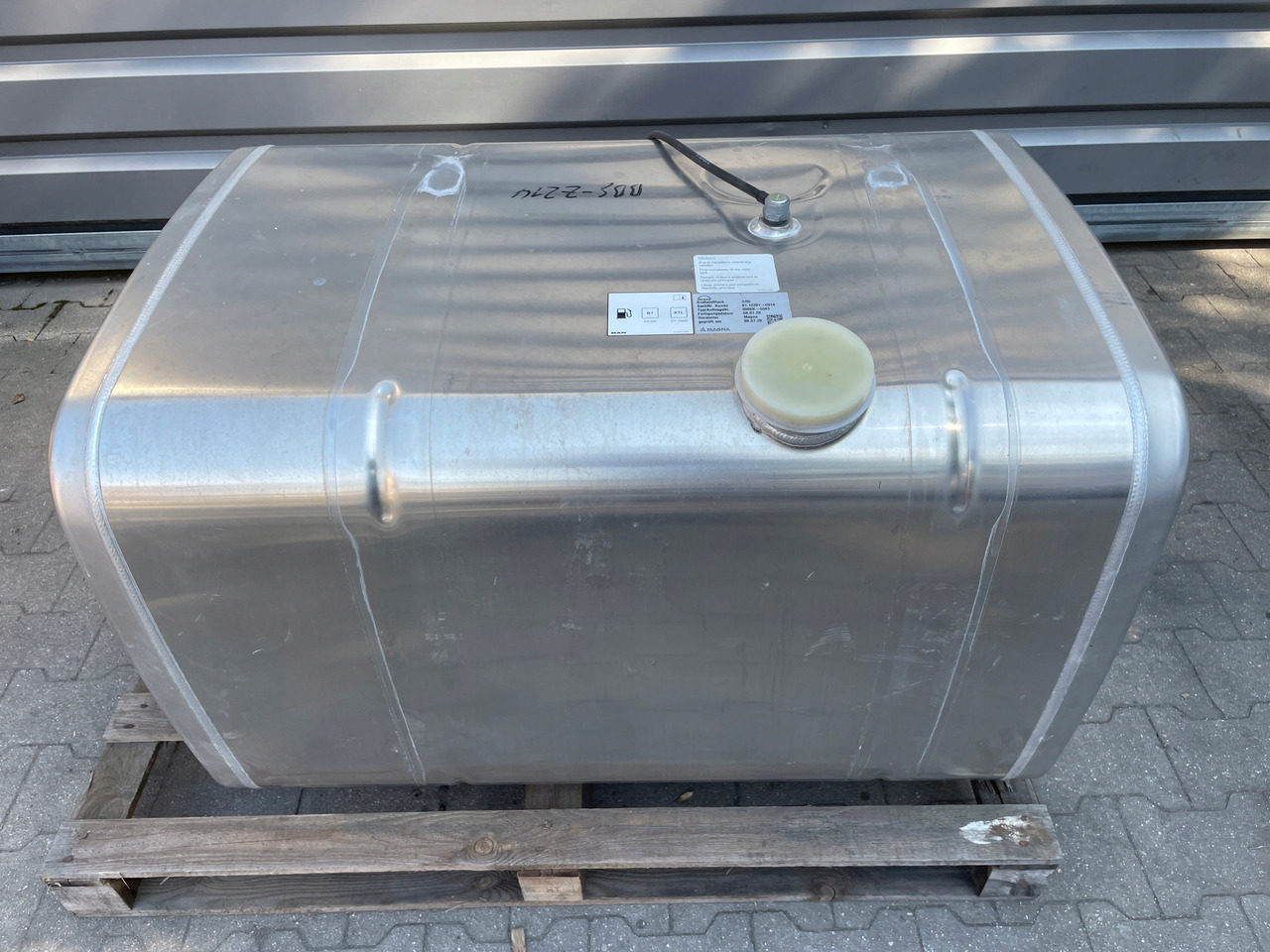 ZBIORNIK PALIWA MAN TGA TGX TGS 370L 81122016914 - Паливний бак в категорії Вантажівки: фото 1 ZBIORNIK PALIWA MAN TGA TGX TGS 370L 81122016914 - Паливний бак в категорії Вантажівки: фото 1