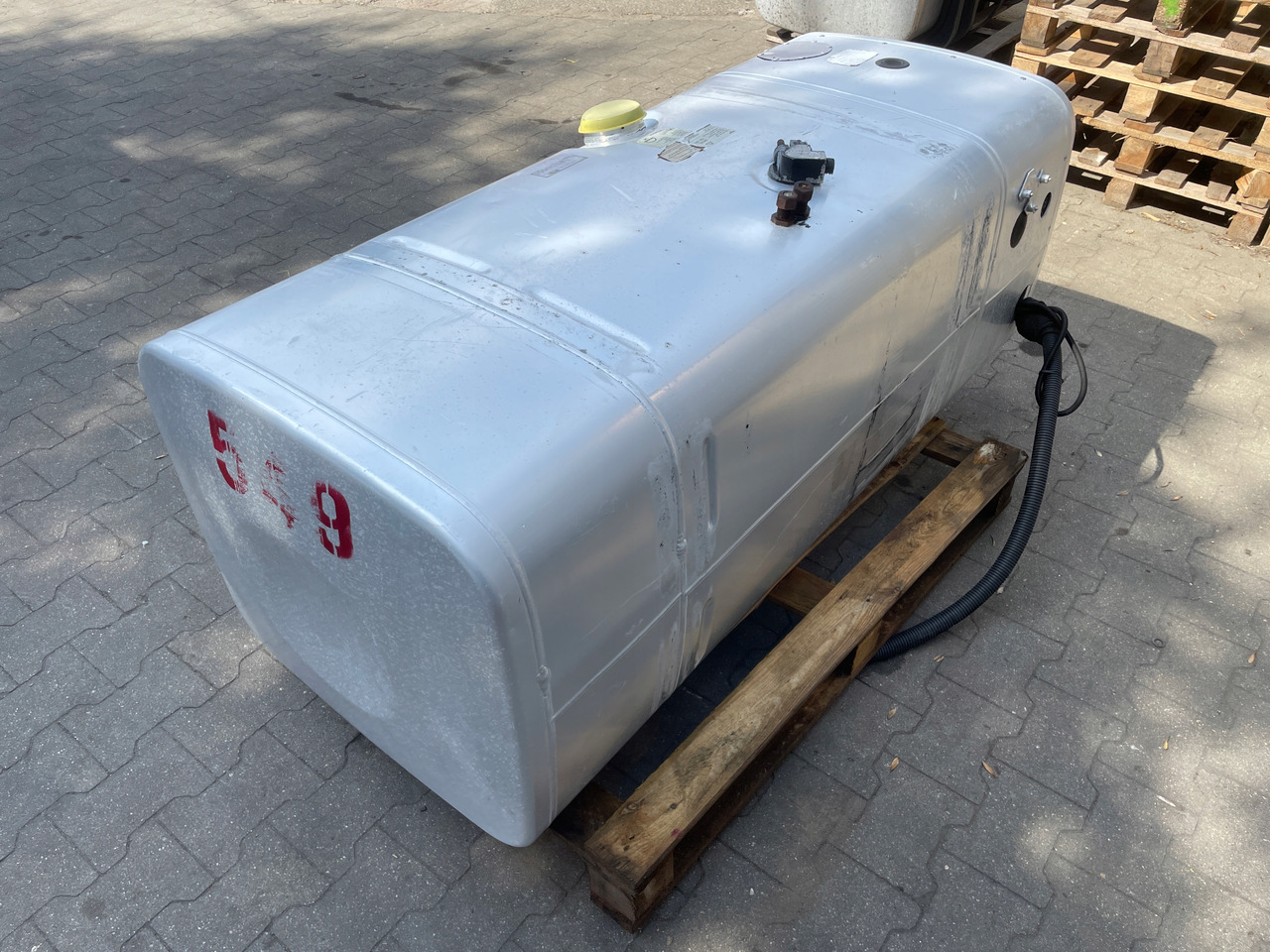 ZBIORNIK PALIWA MAN TGA TGX TGS 480L 75 AB 81122016491 - Паливний бак в категорії Вантажівки: фото 5 ZBIORNIK PALIWA MAN TGA TGX TGS 480L 75 AB 81122016491 - Паливний бак в категорії Вантажівки: фото 5