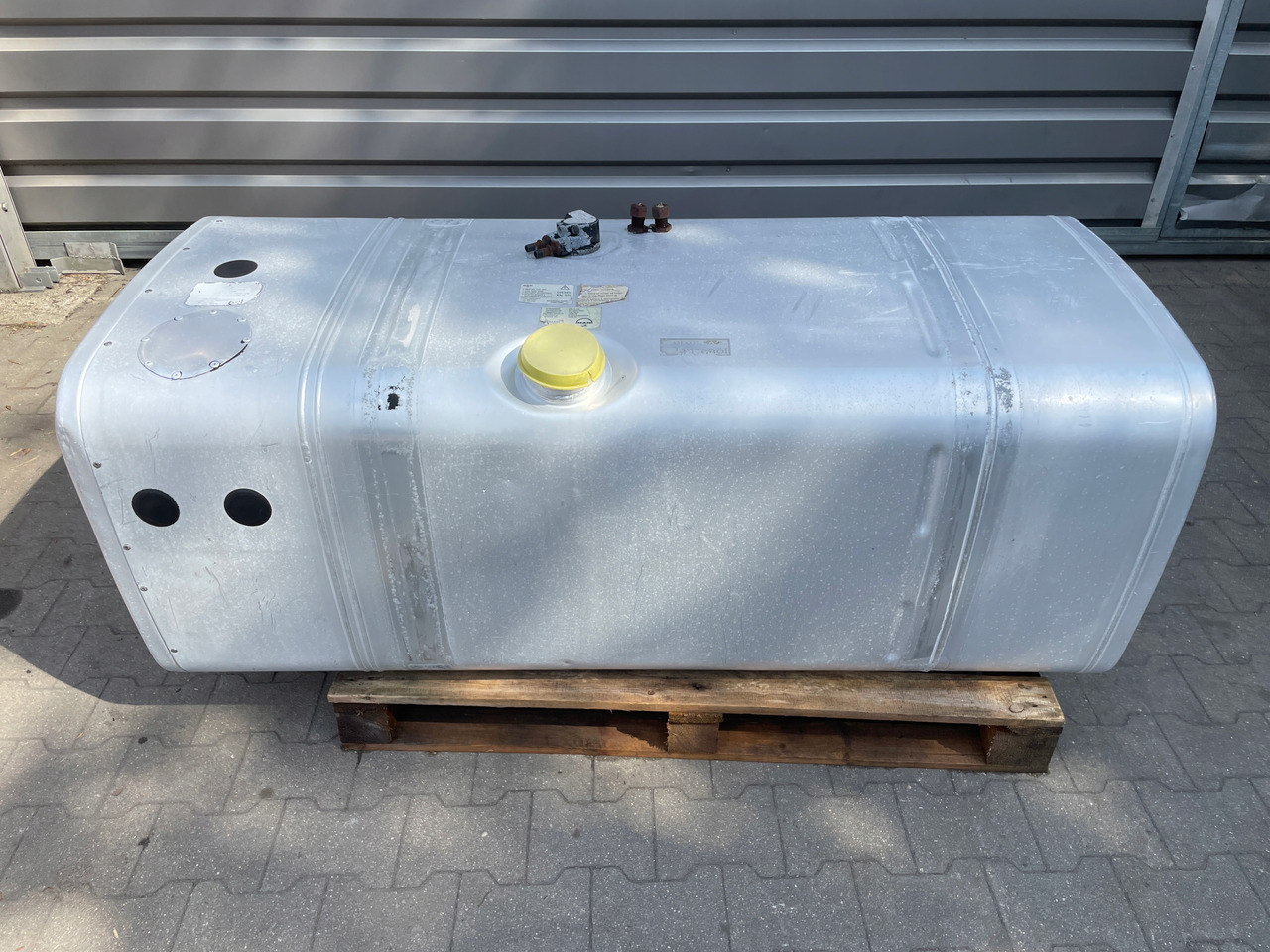 ZBIORNIK PALIWA MAN TGA TGX TGS 480L 75 AB 81122016491 - Паливний бак в категорії Вантажівки: фото 1 ZBIORNIK PALIWA MAN TGA TGX TGS 480L 75 AB 81122016491 - Паливний бак в категорії Вантажівки: фото 1