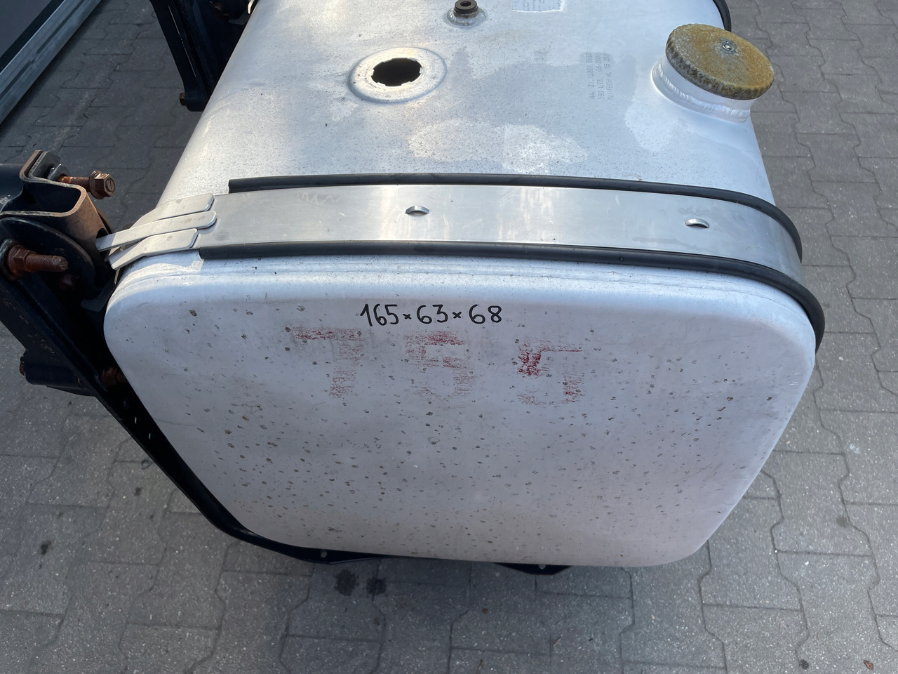 ZBIORNIK PALIWA MAN TGA TGX TGS 590 L 81122015663 - Паливний бак в категорії Вантажівки: фото 3 ZBIORNIK PALIWA MAN TGA TGX TGS 590 L 81122015663 - Паливний бак в категорії Вантажівки: фото 3