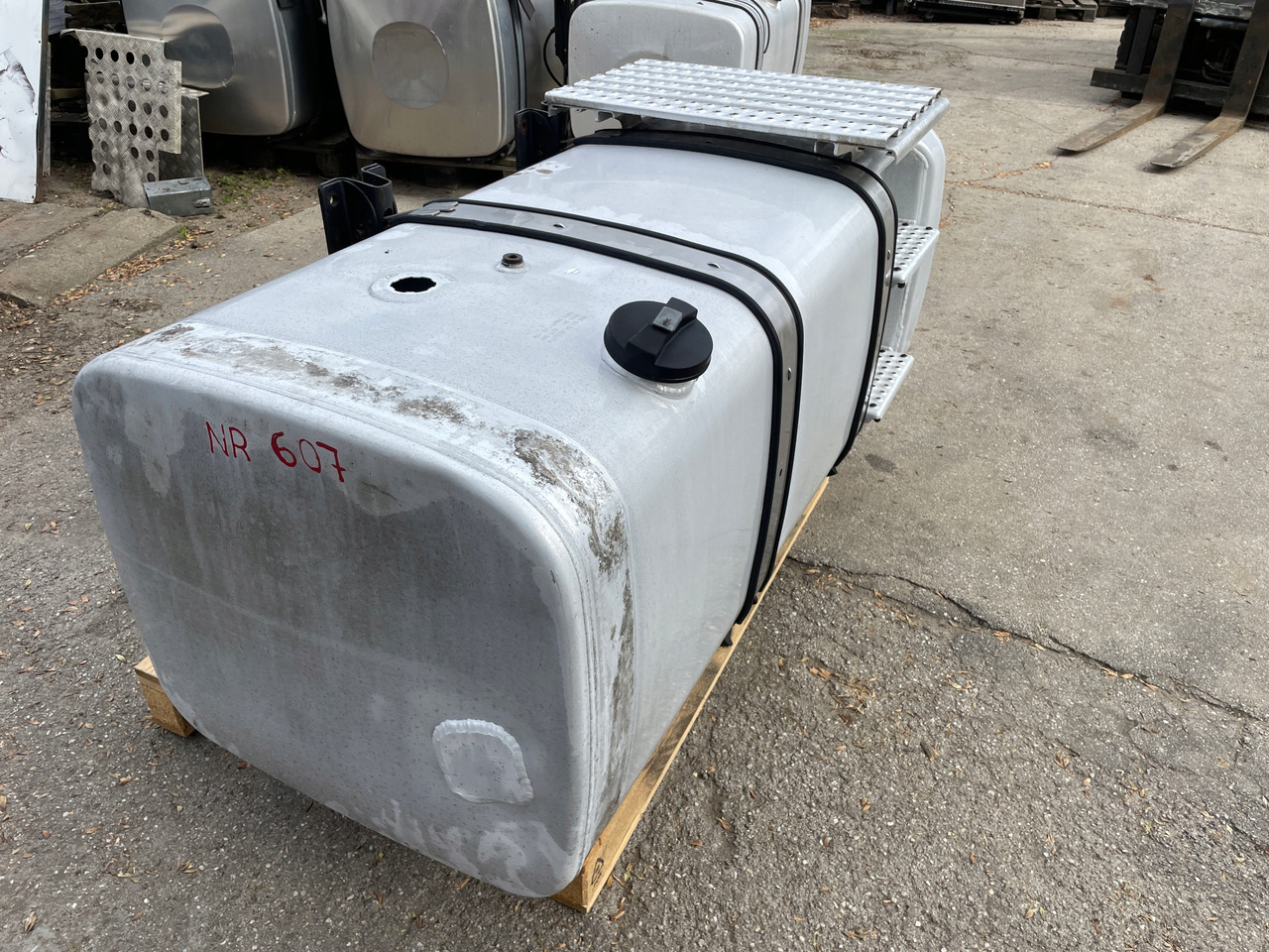 ZBIORNIK PALIWA MAN TGX TGS TGA 590 L 81122015663 - Паливний бак в категорії Вантажівки: фото 2 ZBIORNIK PALIWA MAN TGX TGS TGA 590 L 81122015663 - Паливний бак в категорії Вантажівки: фото 2