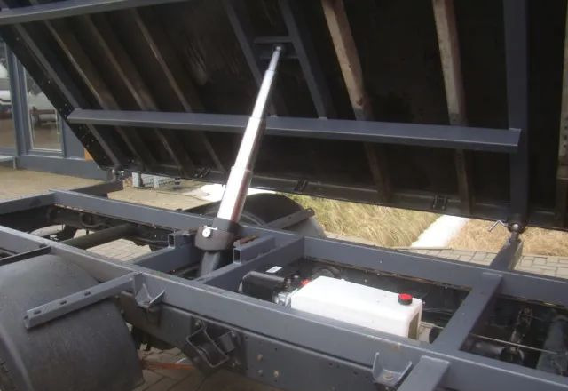 Iveco DAILY 35 C 3-STONNA WYWROTKA - Малотоннажний самоскид: фото 5 Iveco DAILY 35 C 3-STONNA WYWROTKA - Малотоннажний самоскид: фото 5