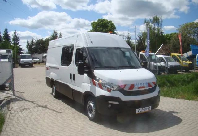Iveco DAILY 35 S 16 REJESTRACJA NA 6-OSÓB SUPER NA KAMPERA - Суцільнометалевий фургон: фото 4 Iveco DAILY 35 S 16 REJESTRACJA NA 6-OSÓB SUPER NA KAMPERA - Суцільнометалевий фургон: фото 4