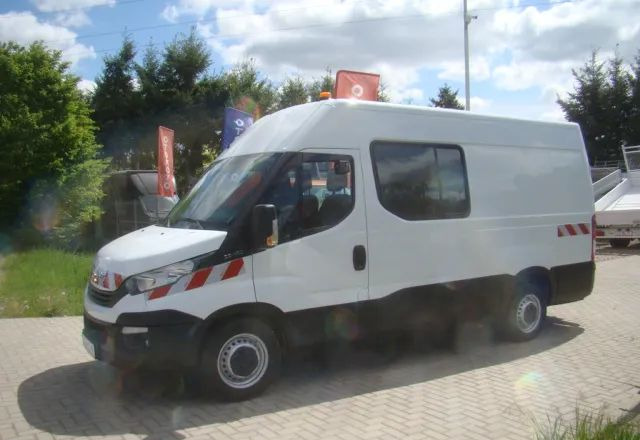 Iveco DAILY 35 S 16 REJESTRACJA NA 6-OSÓB SUPER NA KAMPERA - Суцільнометалевий фургон: фото 2 Iveco DAILY 35 S 16 REJESTRACJA NA 6-OSÓB SUPER NA KAMPERA - Суцільнометалевий фургон: фото 2