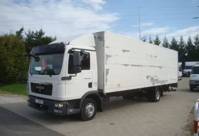 MAN TGL 12-220 8.10M KLIMA WINDA 2000KG - Вантажівка з закритим кузовом: фото 1 MAN TGL 12-220 8.10M KLIMA WINDA 2000KG - Вантажівка з закритим кузовом: фото 1