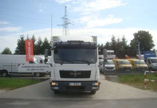 MAN TGL 12-220 8.10M KLIMA WINDA 2000KG - Вантажівка з закритим кузовом: фото 2 MAN TGL 12-220 8.10M KLIMA WINDA 2000KG - Вантажівка з закритим кузовом: фото 2