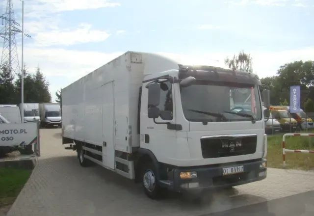 MAN TGL 12-220 8.10M KLIMA WINDA 2000KG - Вантажівка з закритим кузовом: фото 3 MAN TGL 12-220 8.10M KLIMA WINDA 2000KG - Вантажівка з закритим кузовом: фото 3
