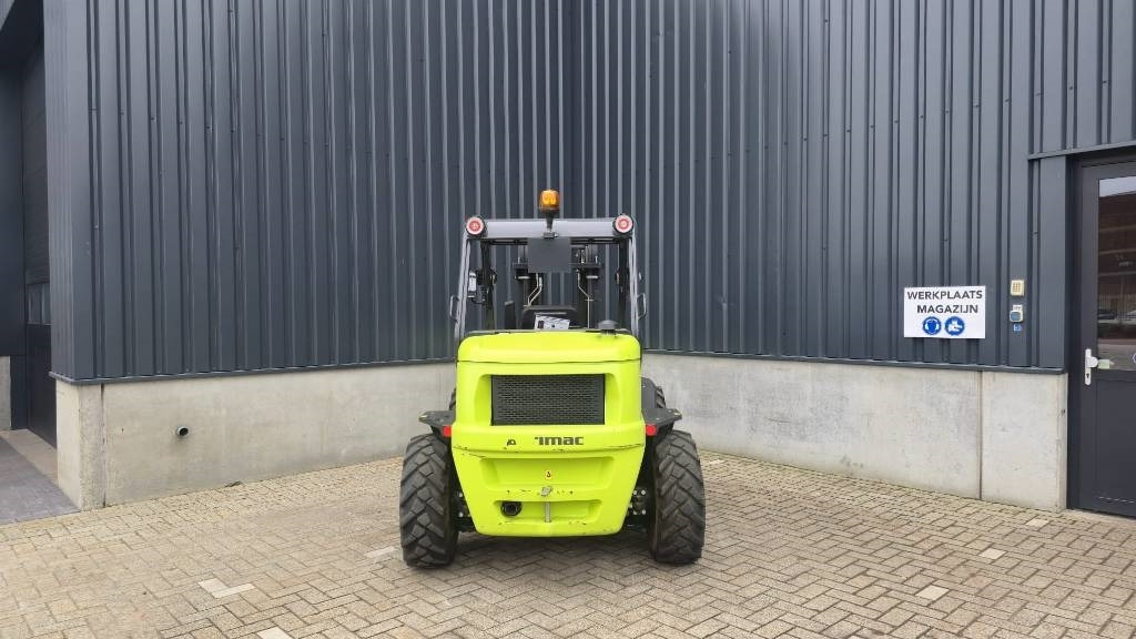 Agrimac TW25-4V - Дизельний навантажувач: фото 4 Agrimac TW25-4V - Дизельний навантажувач: фото 4