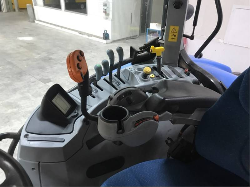 New Holland T7.250 - Трактор: фото 5 New Holland T7.250 - Трактор: фото 5