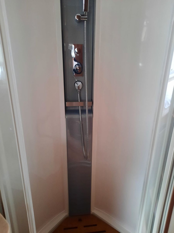 Інтегрований автобудинок Niesmann + Bischoff Flair 920 LE, Goldschmitt, Mwst. ausweisbar,..: фото 15 Інтегрований автобудинок Niesmann + Bischoff Flair 920 LE, Goldschmitt, Mwst. ausweisbar,..: фото 15