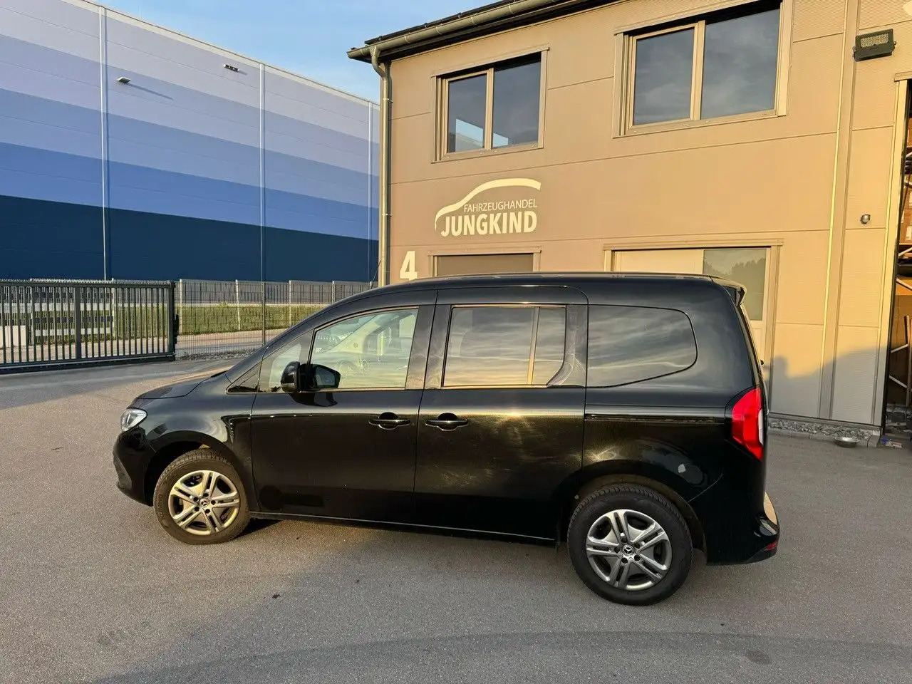 Mercedes-Benz T-Class T -Klasse 160 d standard - Легковий автомобіль: фото 1 Mercedes-Benz T-Class T -Klasse 160 d standard - Легковий автомобіль: фото 1