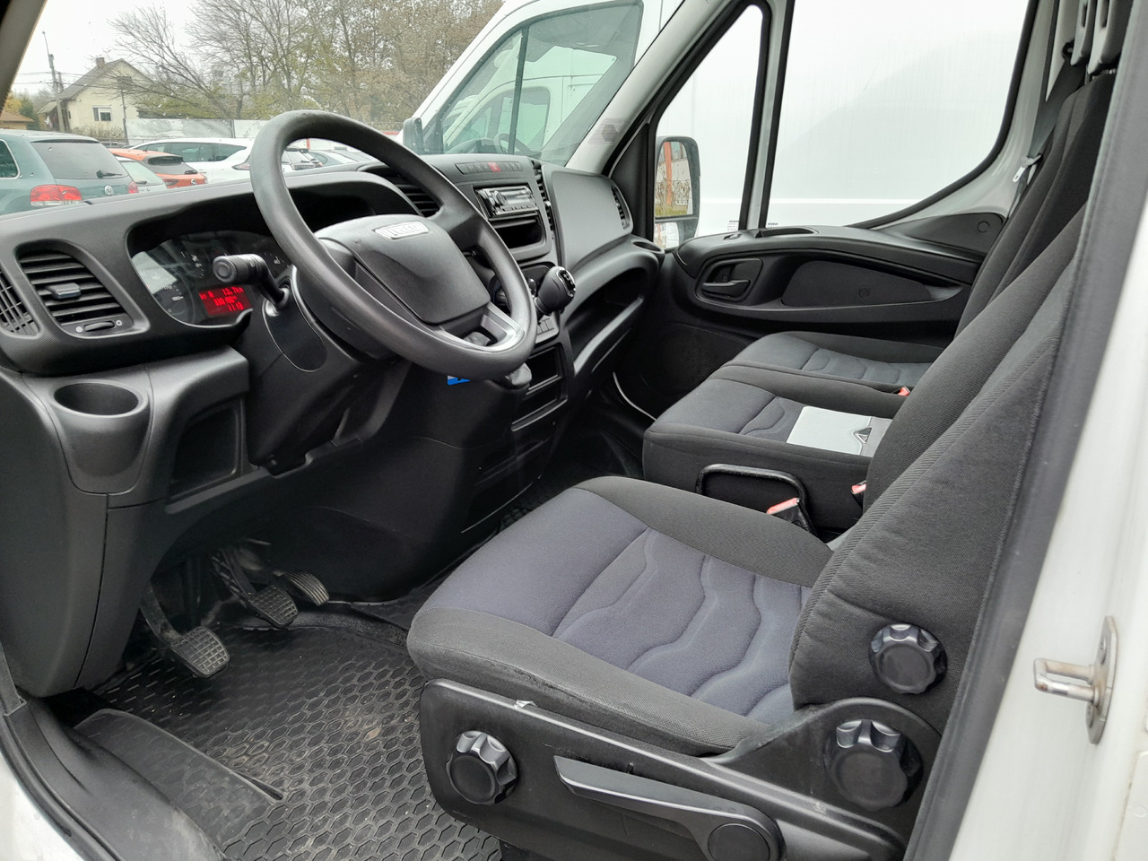 IVECO Daily 35S14 - Фургон з закритим кузовом: фото 5 IVECO Daily 35S14 - Фургон з закритим кузовом: фото 5