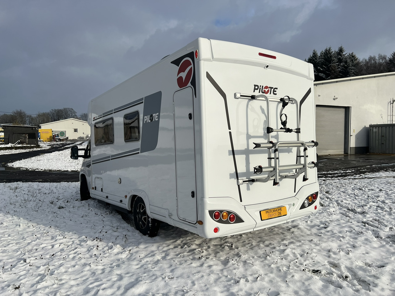 Pilote Pacific P696D Hubbett - Solar - Markise - Напівінтегрований автобудинок: фото 2 Pilote Pacific P696D Hubbett - Solar - Markise - Напівінтегрований автобудинок: фото 2