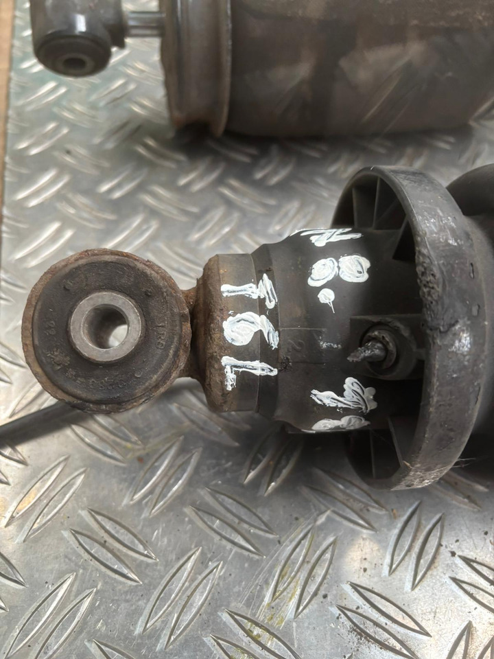 Gebrauchte Luftbälge MAN 8.180, Artikel - Nr. : 81.9999 - 9999 - Підвіска кабіни в категорії Вантажівки: фото 3 Gebrauchte Luftbälge MAN 8.180, Artikel - Nr. : 81.9999 - 9999 - Підвіска кабіни в категорії Вантажівки: фото 3