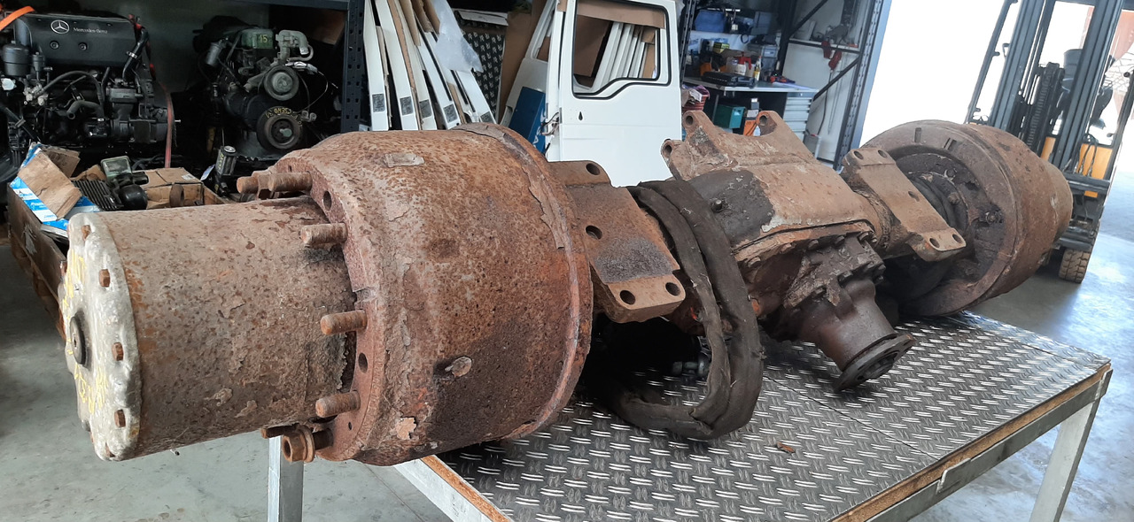 Задня вісь в категорії Вантажівки Gebrauchte MAN 19.321, Außenplanetenachse, Artikel - Nr. : 81.99999 - 9999: фото 6