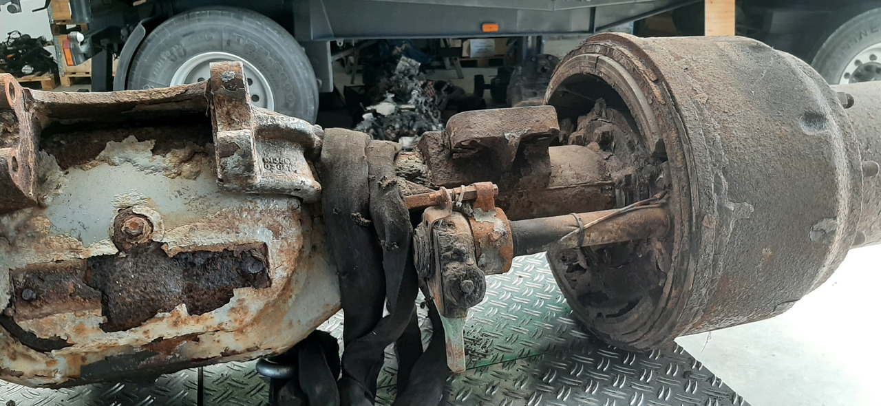 Задня вісь в категорії Вантажівки Gebrauchte MAN 19.321, Außenplanetenachse, Artikel - Nr. : 81.99999 - 9999: фото 16