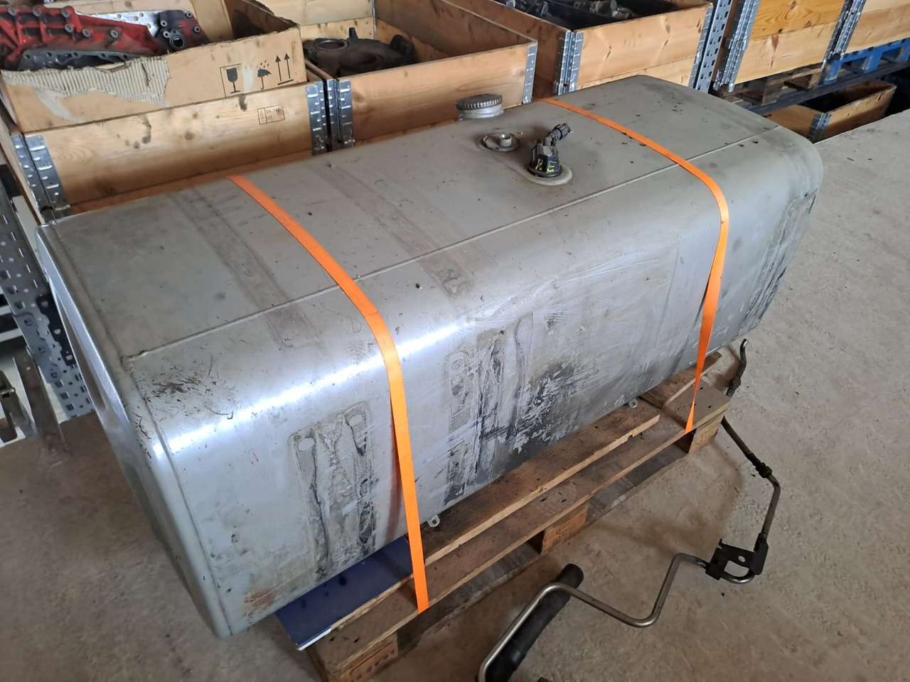 MAN MAN TGA - Паливний бак: фото 1 MAN MAN TGA - Паливний бак: фото 1