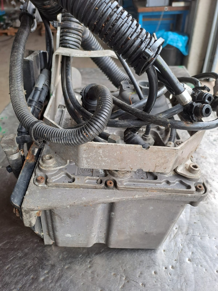 MAN TGX 26.440 Baujahr 2010 AdBlue Steuerung Bosch Denoxtronik - Бак AdBlue в категорії Вантажівки: фото 5 MAN TGX 26.440 Baujahr 2010 AdBlue Steuerung Bosch Denoxtronik - Бак AdBlue в категорії Вантажівки: фото 5