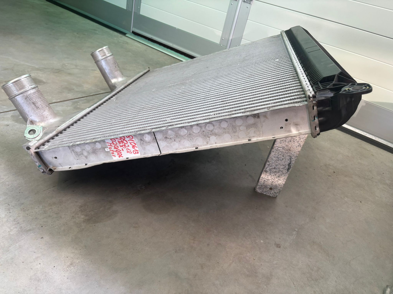 Neuwertiger MAN TGX Ladeluftkühler für D 20 / D 26, Artikel - Nr. : 81.06130 - 0218 - Інтеркулер в категорії Вантажівки: фото 4 Neuwertiger MAN TGX Ladeluftkühler für D 20 / D 26, Artikel - Nr. : 81.06130 - 0218 - Інтеркулер в категорії Вантажівки: фото 4