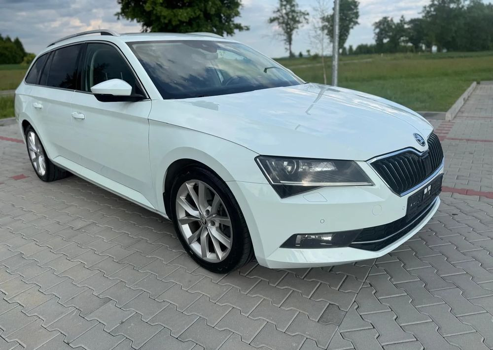 Skoda Superb 2.0 TSI 4x4 Sportline DSG - Універсал: фото 2 Skoda Superb 2.0 TSI 4x4 Sportline DSG - Універсал: фото 2